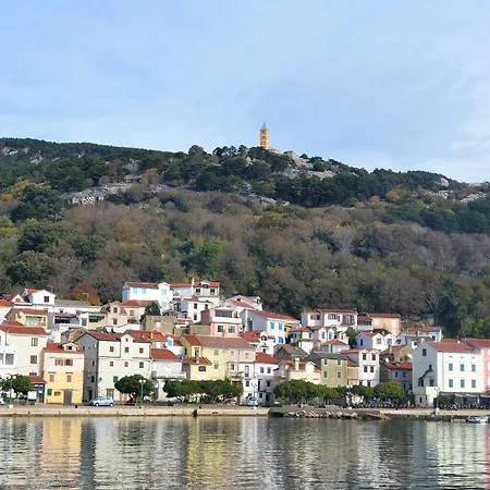 Padre **** * Baška